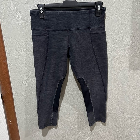 lululemon athletica Pants - lululemon athletica Dark Gray Cropped Leggings Size 6